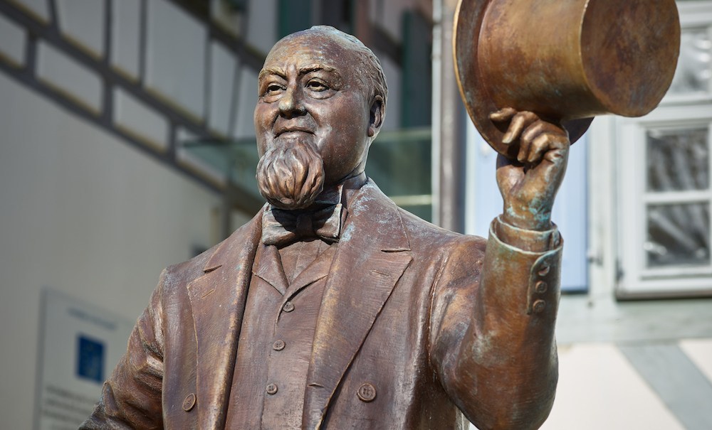 New Levi Strauss Statue Symbols 20th Anniversary of the Museum